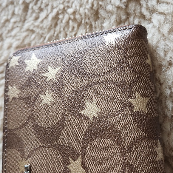 Gorgeous Coach 3/4 Zippered Signature Star Leather Long Wallet โญ๏ธ๐ค - Picture 3 of 16